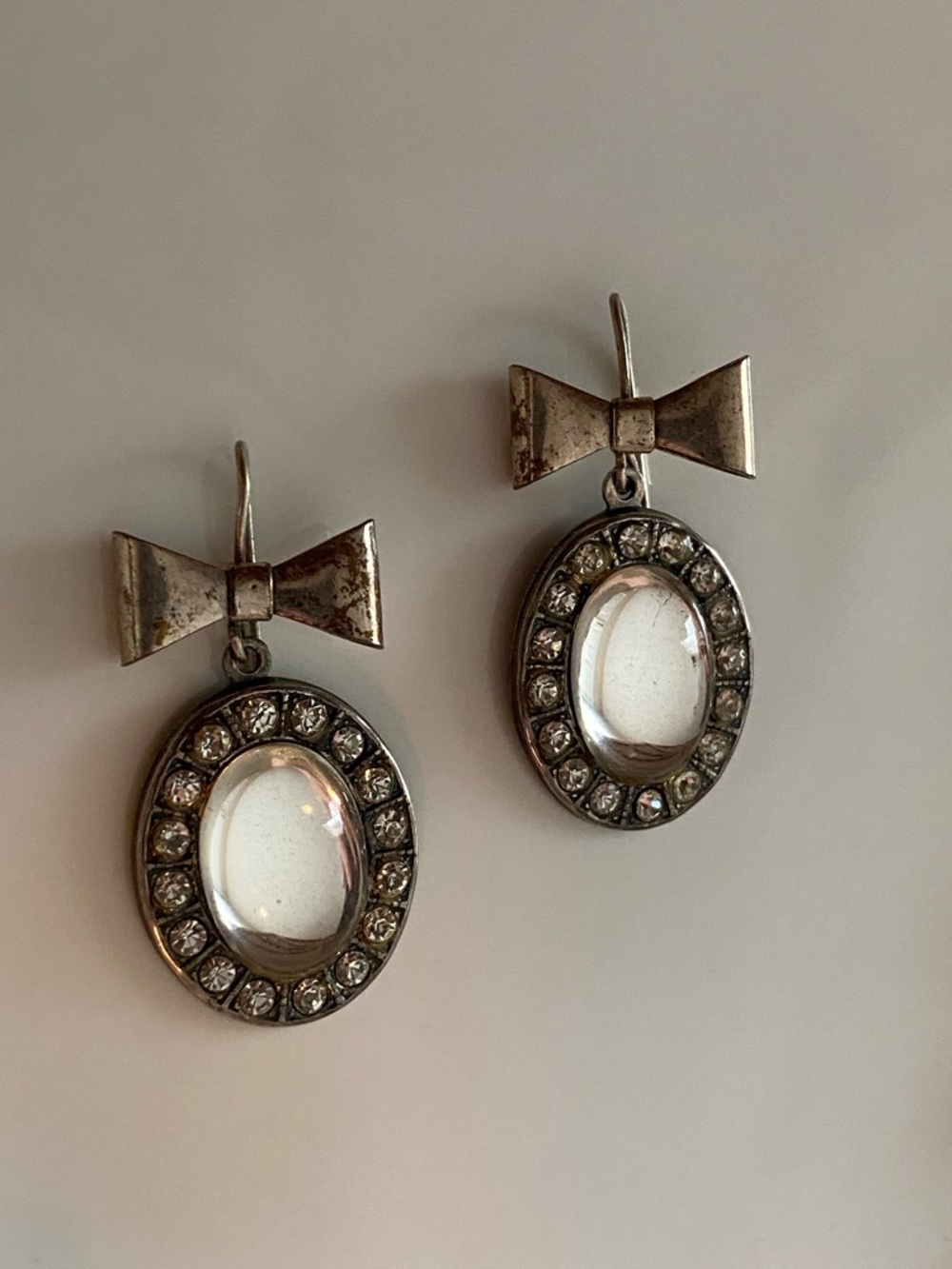 VTG Bow Drop Oval Crystal Earrings